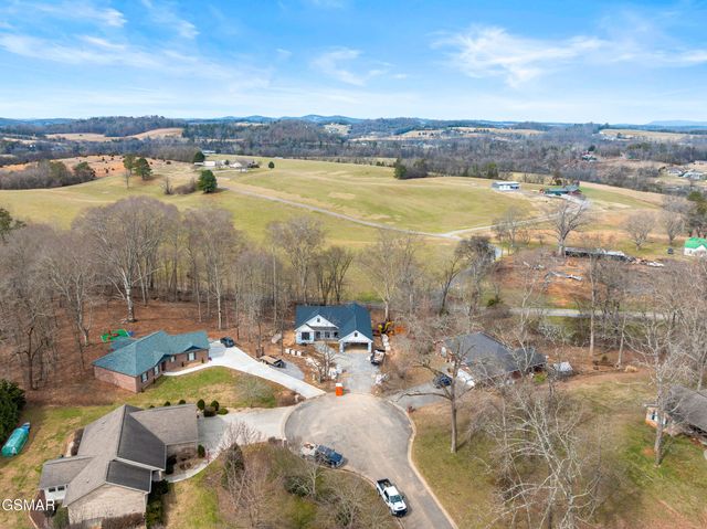 1430 Beechtop Lane, Kodak, TN 37764