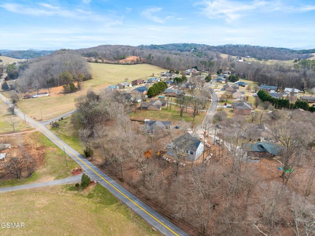 1430 Beechtop Lane, Kodak, TN 37764