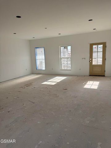 1430 Beechtop Lane, Kodak, TN 37764