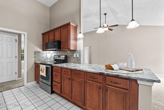 11114 Oak Bend Ct, Louisville, KY 40241