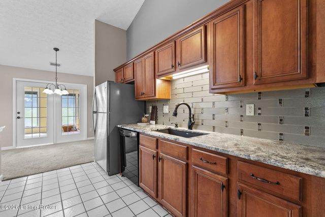 11114 Oak Bend Ct, Louisville, KY 40241