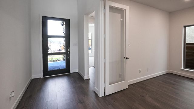 307 Foxfire CV, Lockhart, TX 78644
