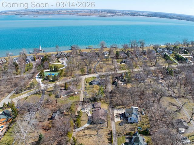 19580 Parke Lane, Grosse Ile Township, MI 48138
