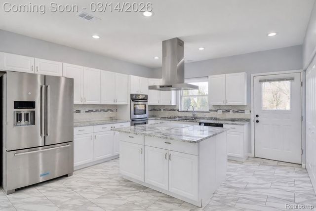 19580 Parke Lane, Grosse Ile Township, MI 48138