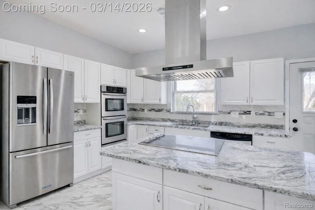 19580 Parke Lane, Grosse Ile Township, MI 48138