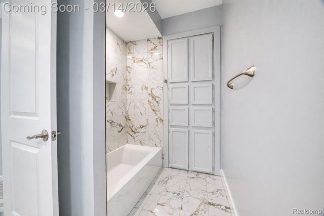 19580 Parke Lane, Grosse Ile Township, MI 48138