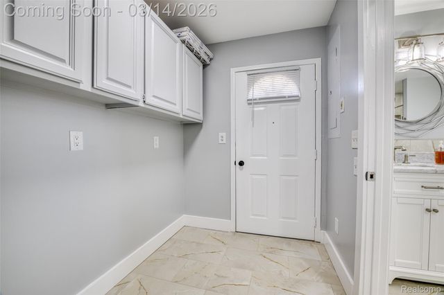 19580 Parke Lane, Grosse Ile Township, MI 48138