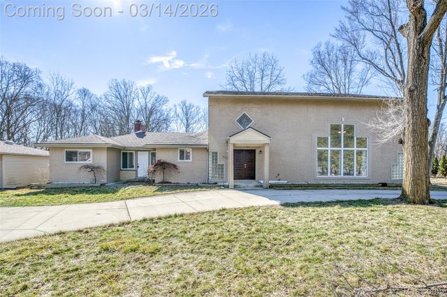 19580 Parke Lane, Grosse Ile Township, MI 48138