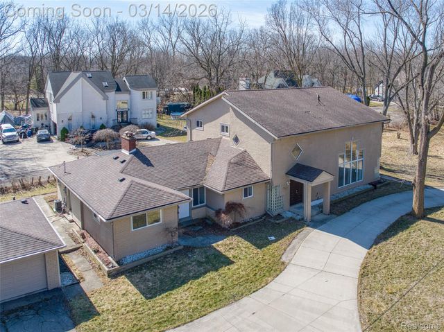 19580 Parke Lane, Grosse Ile Township, MI 48138