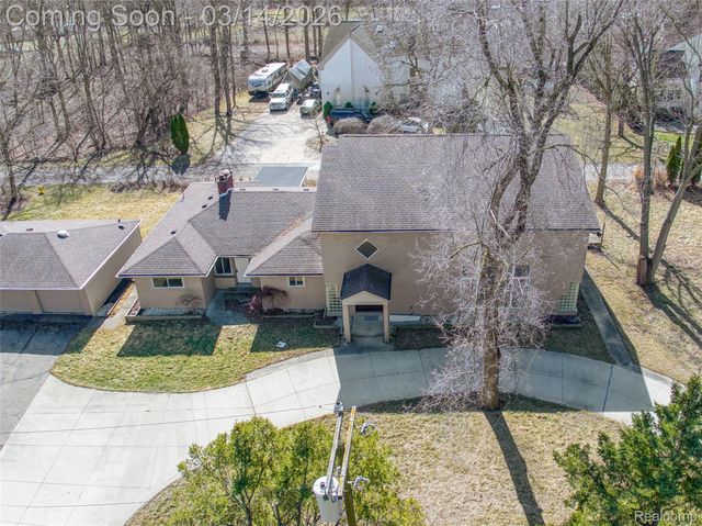 19580 Parke Lane, Grosse Ile Township, MI 48138