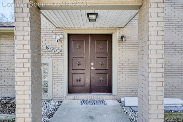 19580 Parke Lane, Grosse Ile Township, MI 48138