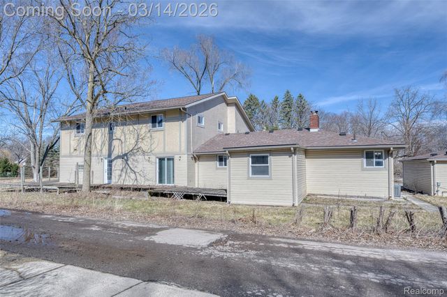 19580 Parke Lane, Grosse Ile Township, MI 48138
