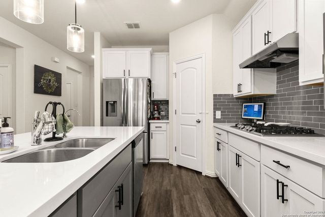 1325 Cool River, New Braunfels, TX 78132