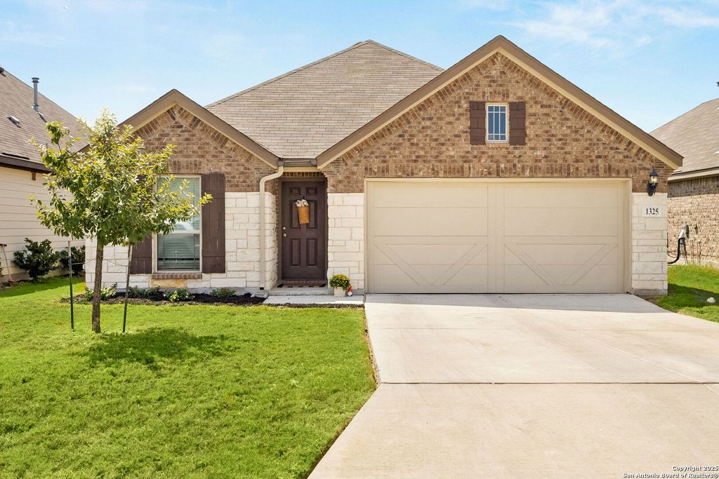 1325 Cool River, New Braunfels, TX 78132