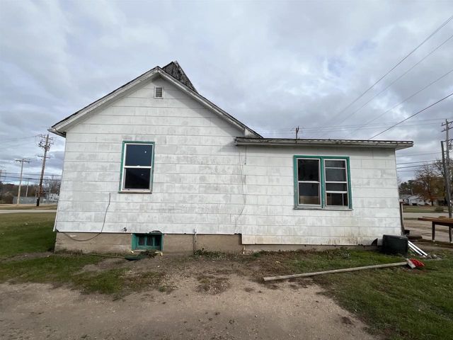 109 N RICHMOND STREET, Gillett, WI 54124