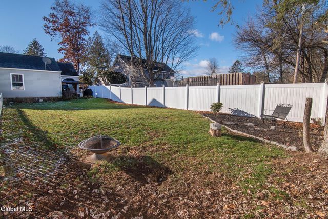 11 Pine Road, Moreau, NY 12803