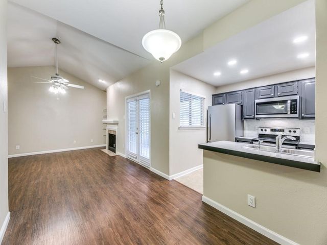 8601 Park Lane 221, Dallas, TX 75231