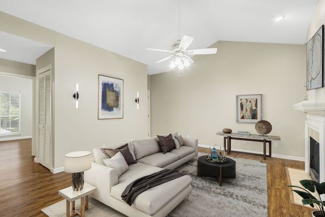 8601 Park Lane 221, Dallas, TX 75231