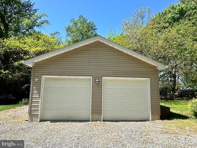 165 CONNECTICUT AVE, Earleville, MD 21919