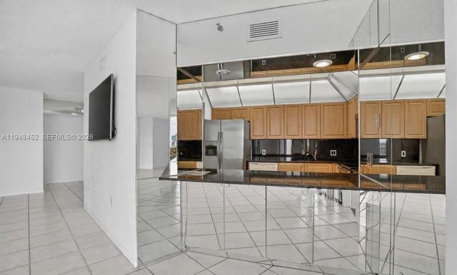 20281 E Country Club Drive 405, Aventura, FL 33180