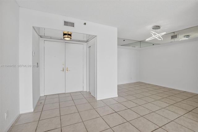 20281 E Country Club Drive 405, Aventura, FL 33180