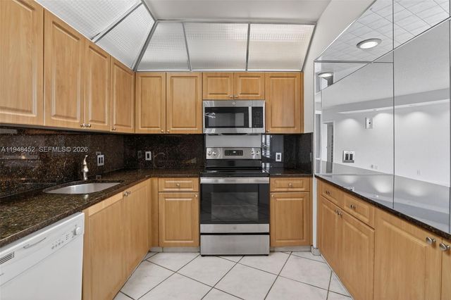 20281 E Country Club Drive 405, Aventura, FL 33180