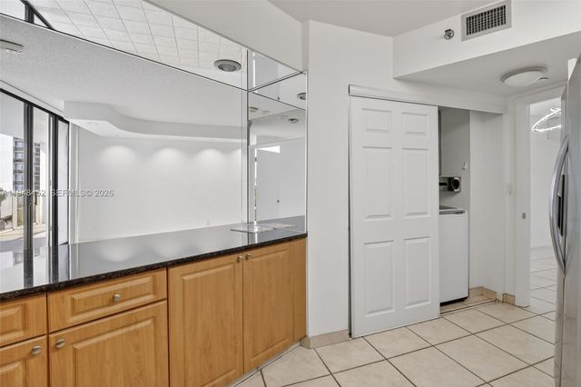 20281 E Country Club Drive 405, Aventura, FL 33180