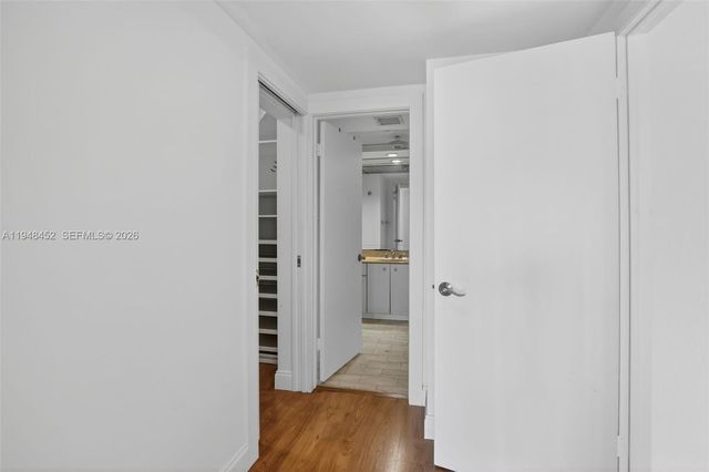 20281 E Country Club Drive 405, Aventura, FL 33180