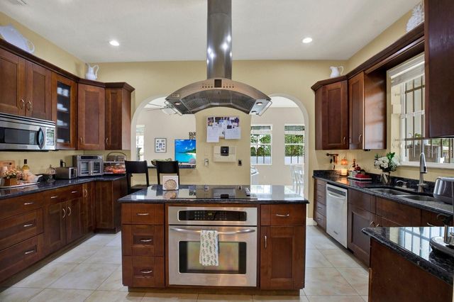 2721 N ROYAL COURT, Tampa, FL 33602