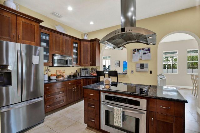 2721 N ROYAL COURT, Tampa, FL 33602