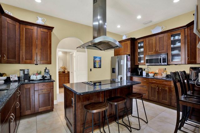 2721 N ROYAL COURT, Tampa, FL 33602