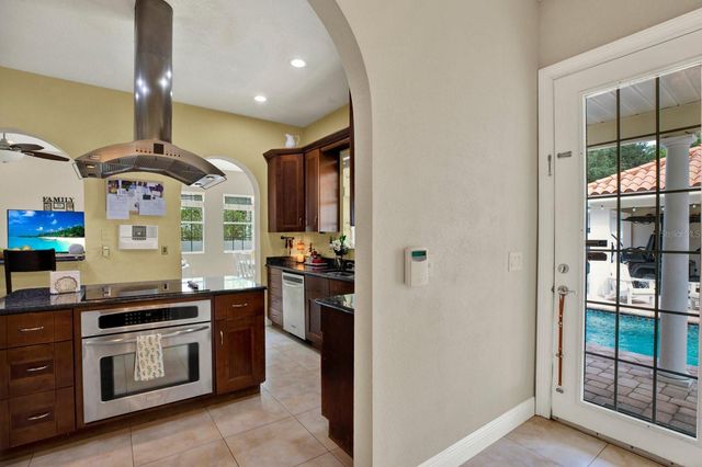 2721 N ROYAL COURT, Tampa, FL 33602