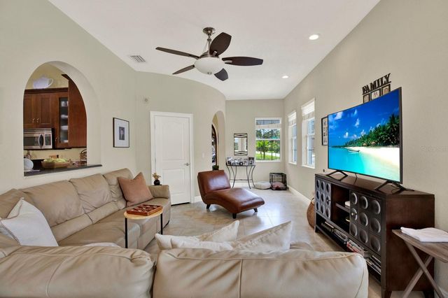2721 N ROYAL COURT, Tampa, FL 33602