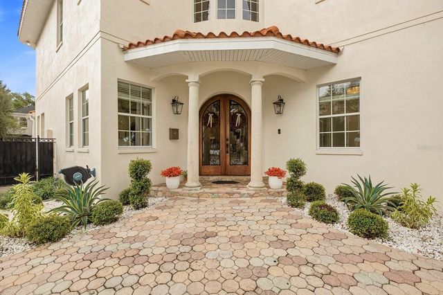 2721 N ROYAL COURT, Tampa, FL 33602