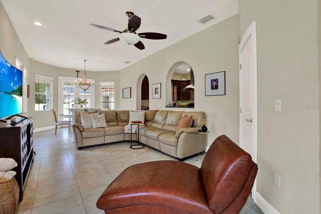2721 N ROYAL COURT, Tampa, FL 33602