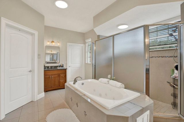 2721 N ROYAL COURT, Tampa, FL 33602