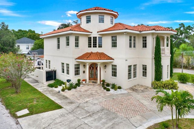 2721 N ROYAL COURT, Tampa, FL 33602