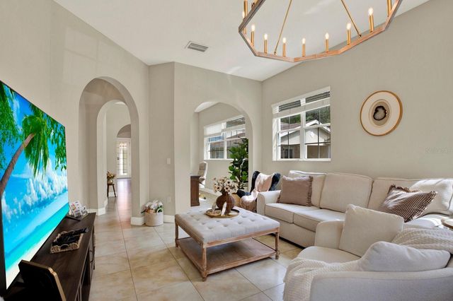 2721 N ROYAL COURT, Tampa, FL 33602