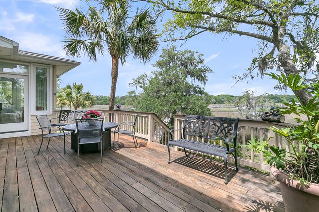 4702 Blockhouse Lane, Hollywood, SC 29449