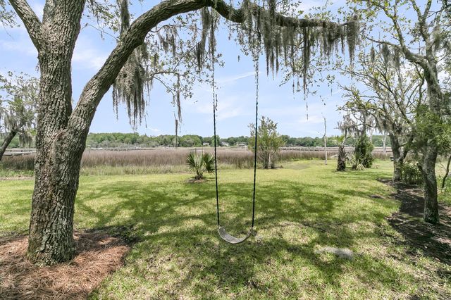 4702 Blockhouse Lane, Hollywood, SC 29449