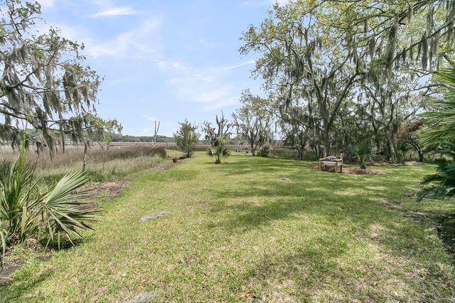 4702 Blockhouse Lane, Hollywood, SC 29449