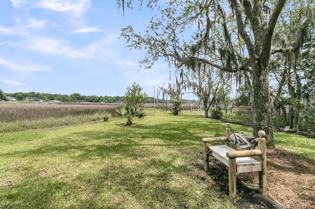 4702 Blockhouse Lane, Hollywood, SC 29449