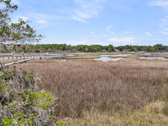 4702 Blockhouse Lane, Hollywood, SC 29449