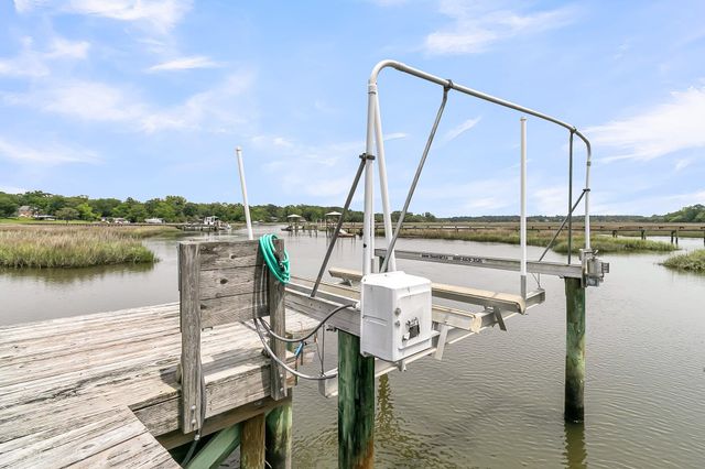 4702 Blockhouse Lane, Hollywood, SC 29449