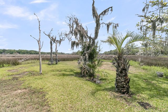 4702 Blockhouse Lane, Hollywood, SC 29449