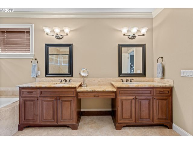 11655 Se WATERLEAF Dr, Happy Valley, OR 97086