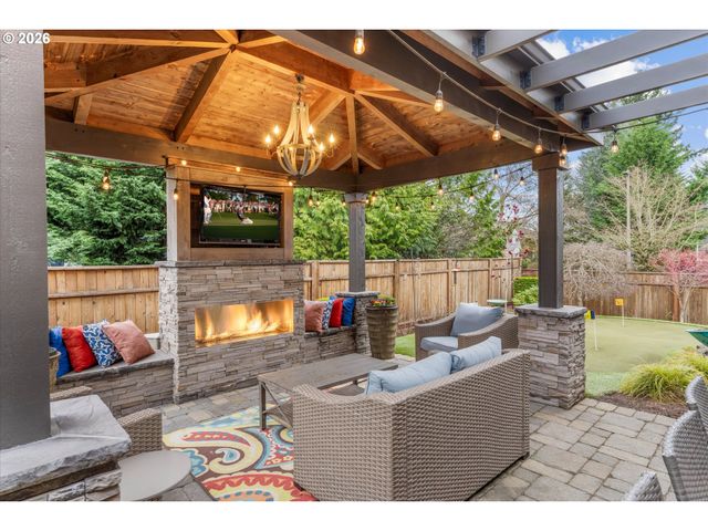 11655 Se WATERLEAF Dr, Happy Valley, OR 97086