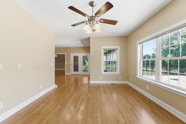 180 Gilliam Ln, Tullahoma, TN 37388