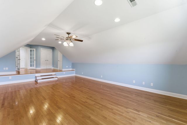 180 Gilliam Ln, Tullahoma, TN 37388