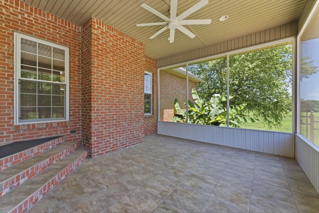 180 Gilliam Ln, Tullahoma, TN 37388
